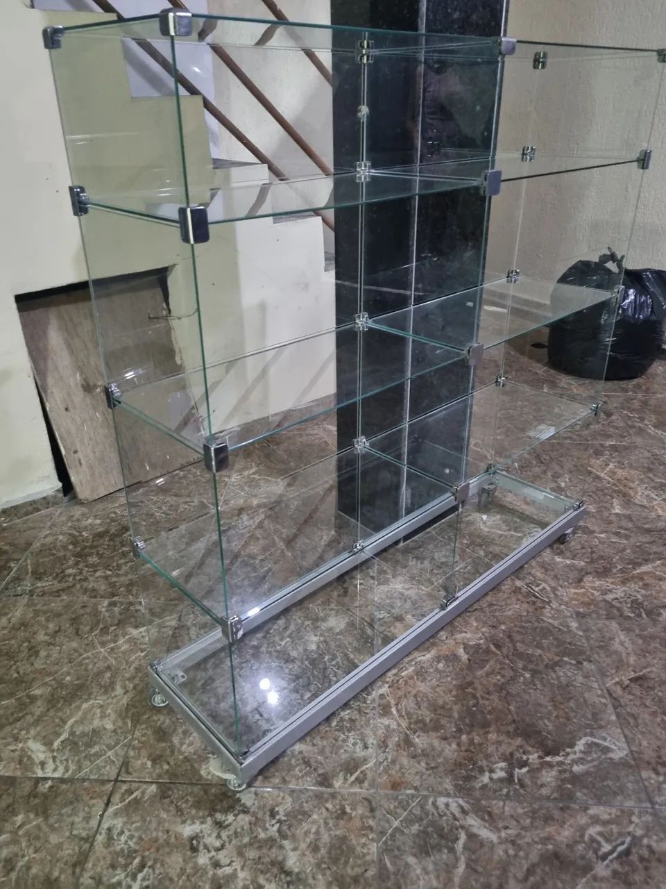 BALCÃO DE VIDRO MODULADO