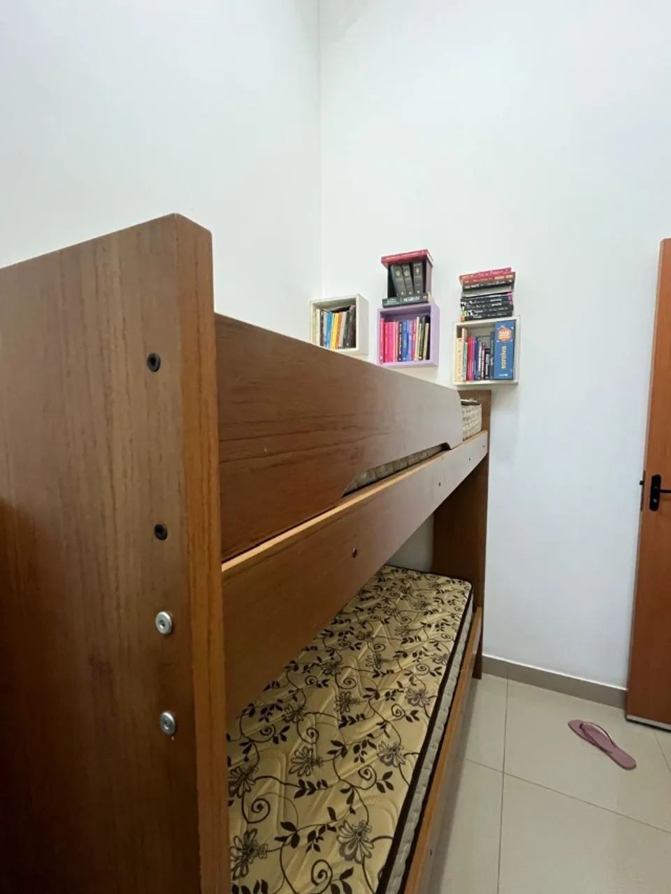 Beliche com colchões novos - Foto 4