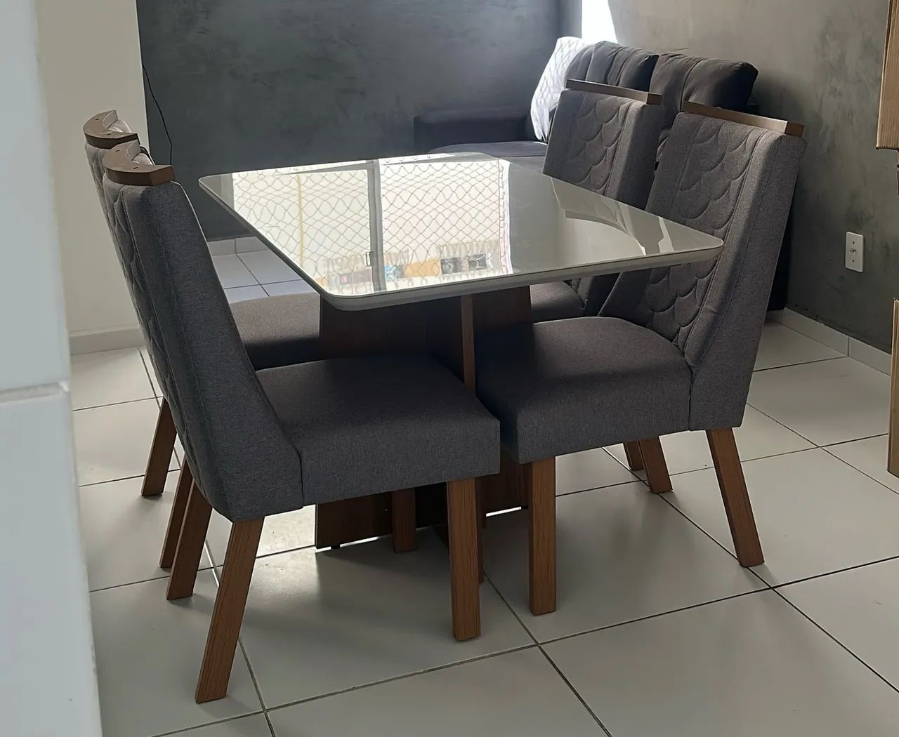 Vendo Mesa 4 cadeiras 