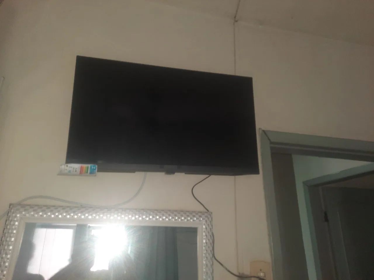 Televisão de 32 semi nova de pouco uso