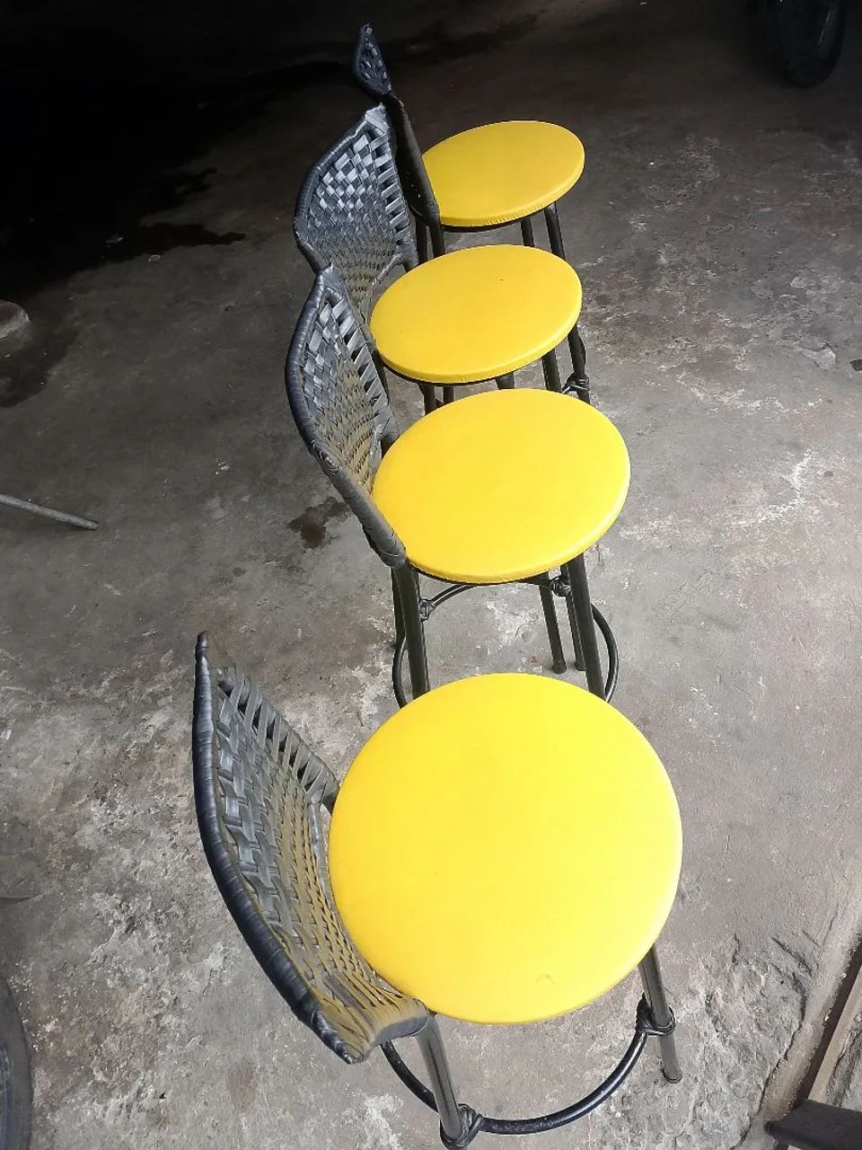V/vendo jogo de 4 banquetas  - Foto 2