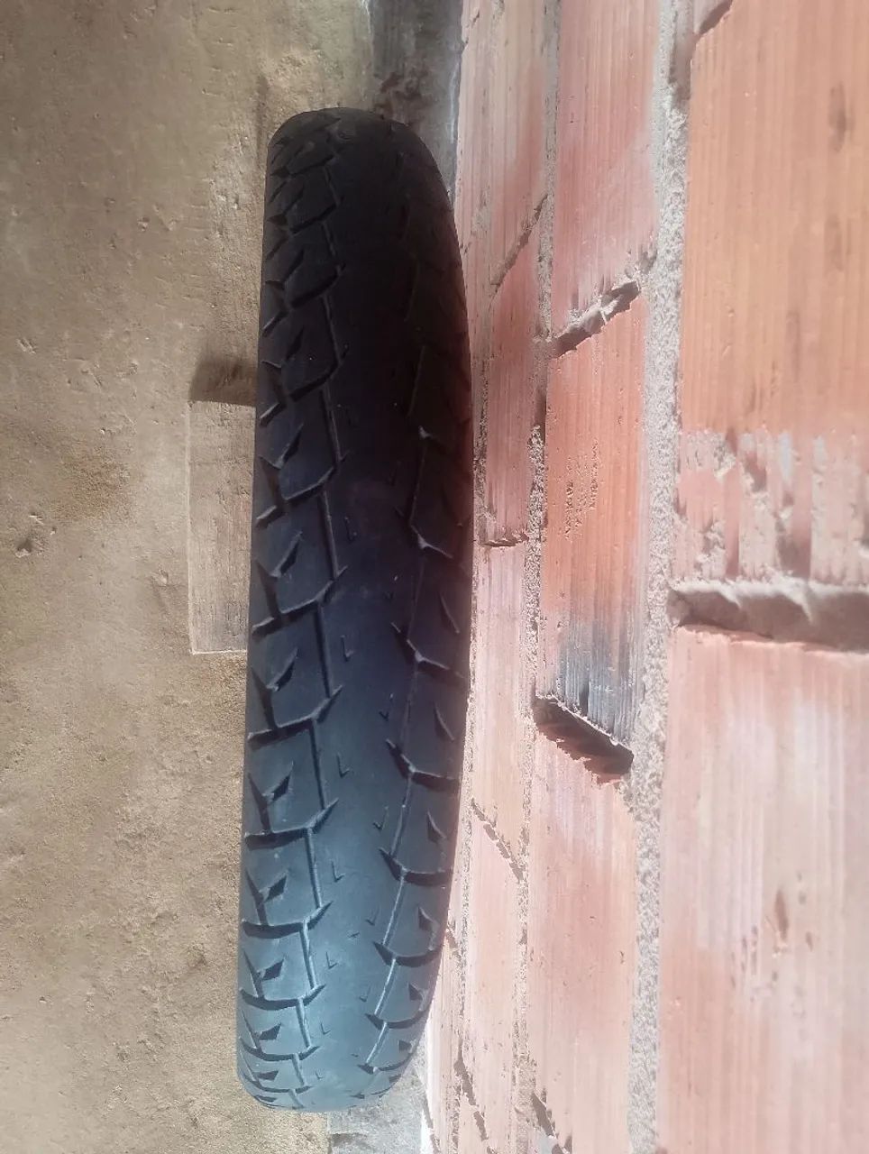 Pneu traseiro Levorin 