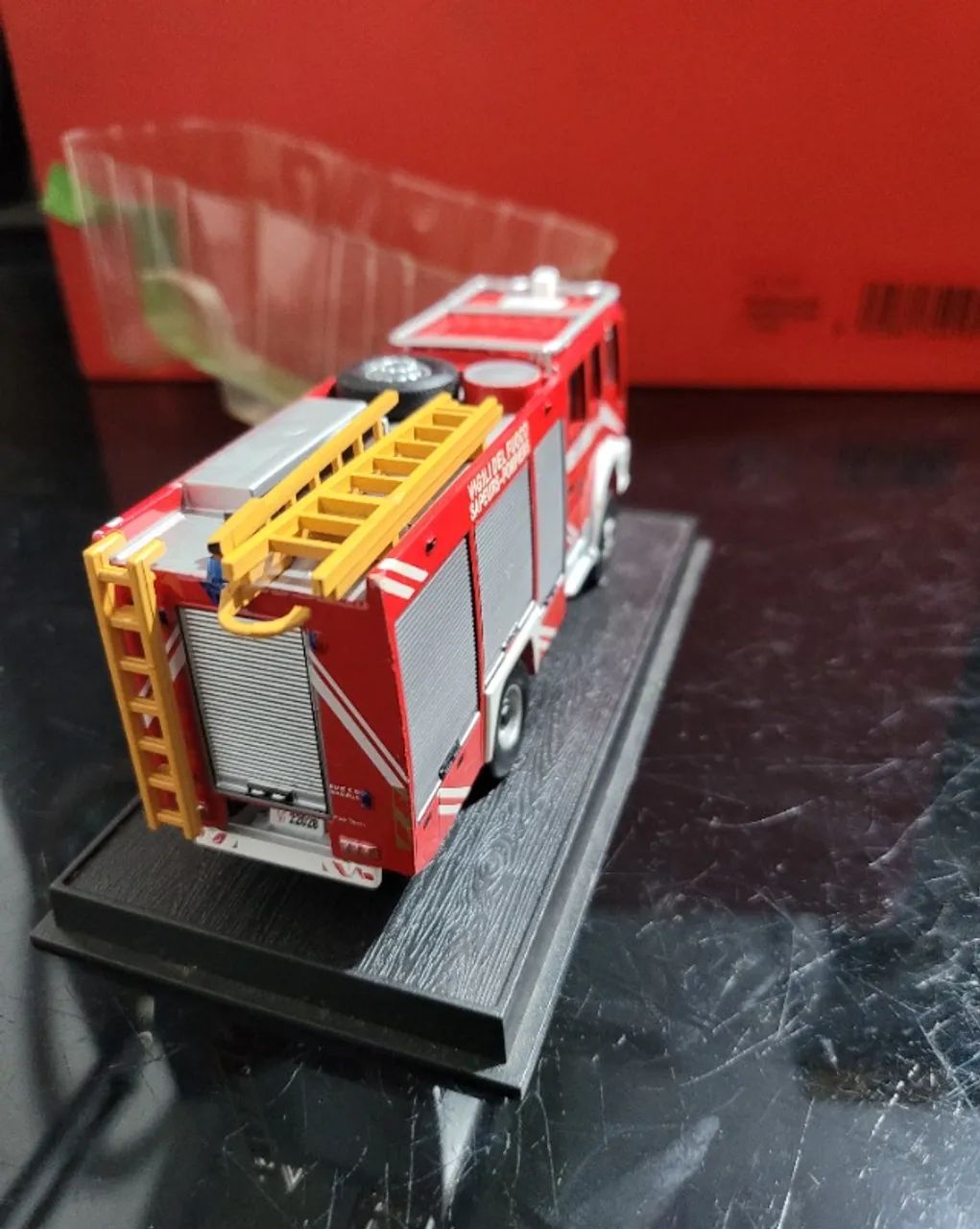 Miniatura 1:64 caminhão Iveco 190E 1999 bombeiro raro - Foto 3