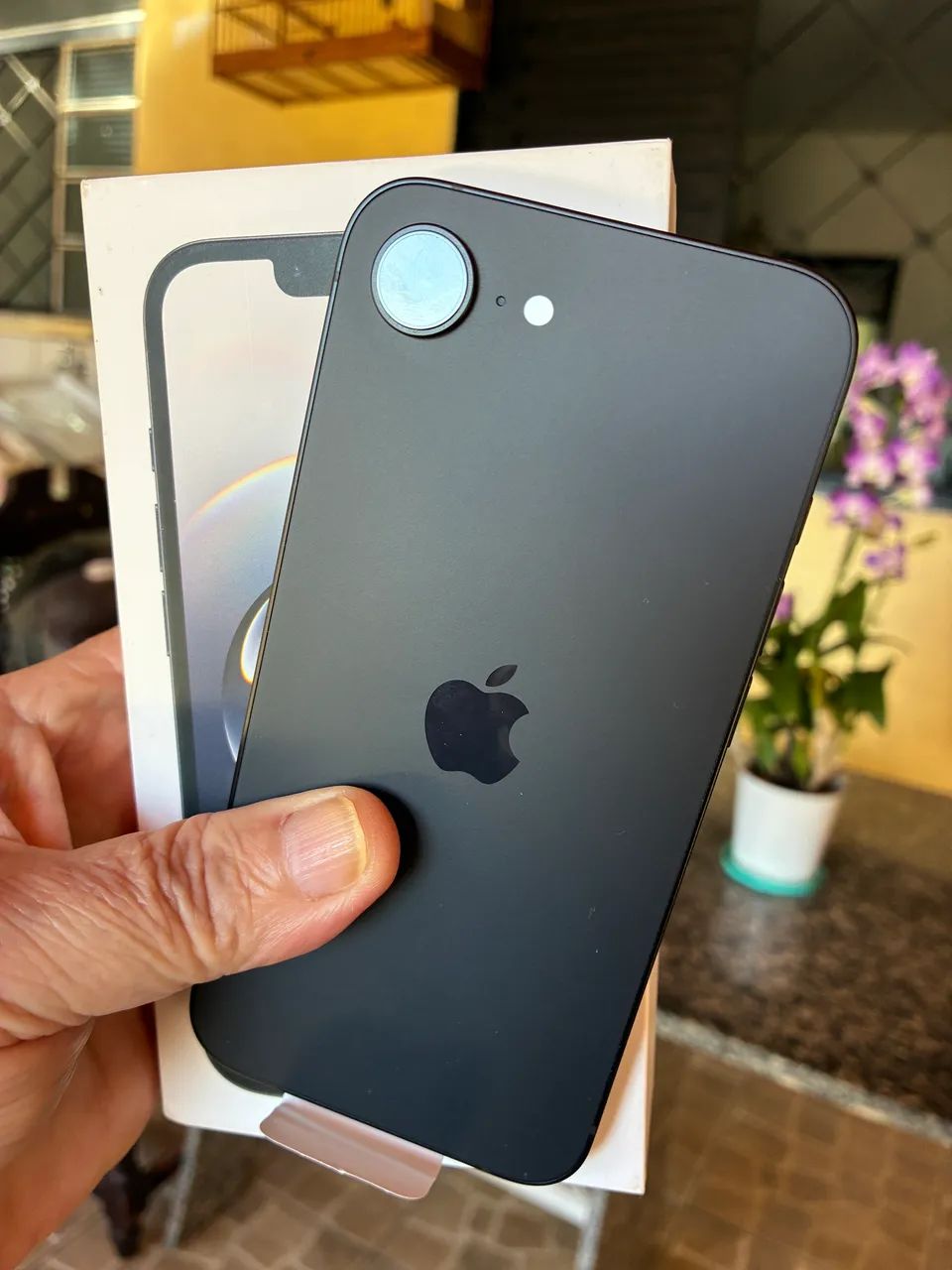 iPhone 16 é 256 gb (novo)