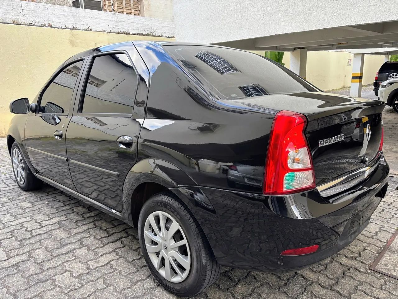 Renault Logan Expression Hi-flex 1.6 8V 4P 2011 - Foto 4