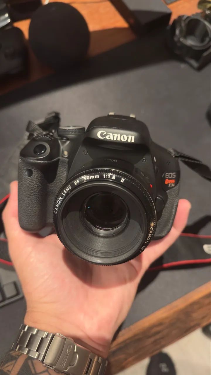 Canon T3i + Lente 50mm 1.8 + 18-55mm IS II - Kit completo, perfeito estado