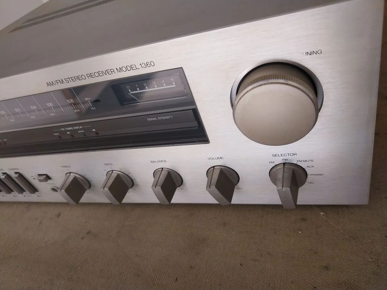 Vendo receiver Gradiente modelo 1360 muito novo e funcional. - Foto 2