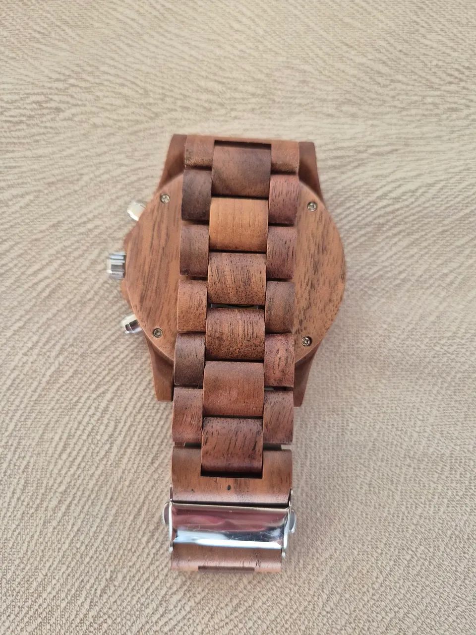 Relógio com pulseira de madeira - Foto 2