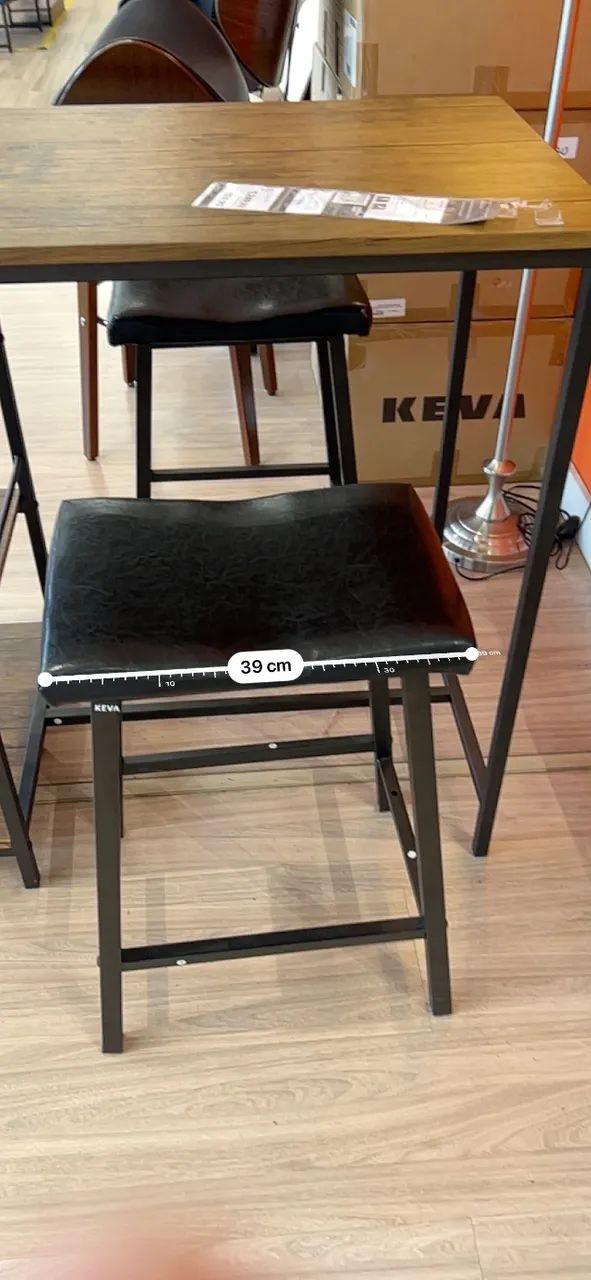 Mesa tipo balcão com duas banquetas - Foto 3