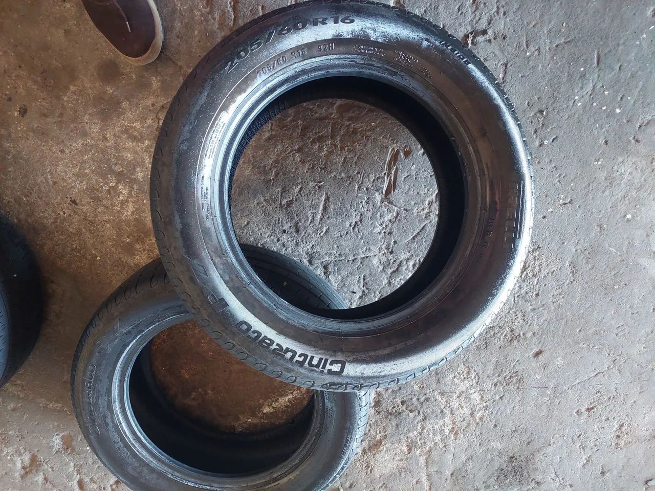 Vendo pneus aro 16 muito bons. - Foto 4