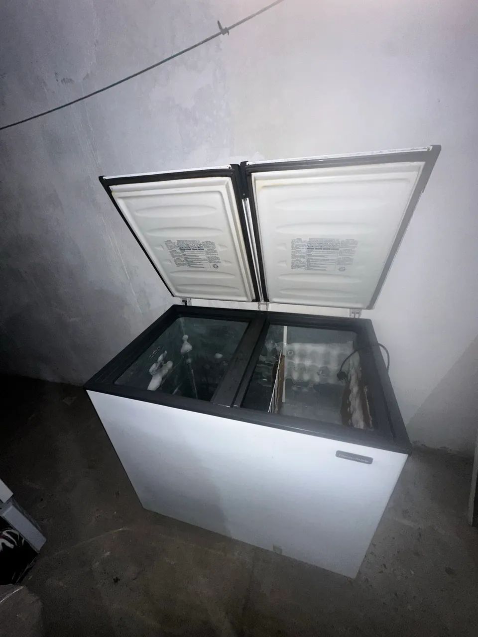 Vendo freezer Esmaltec duas portas
