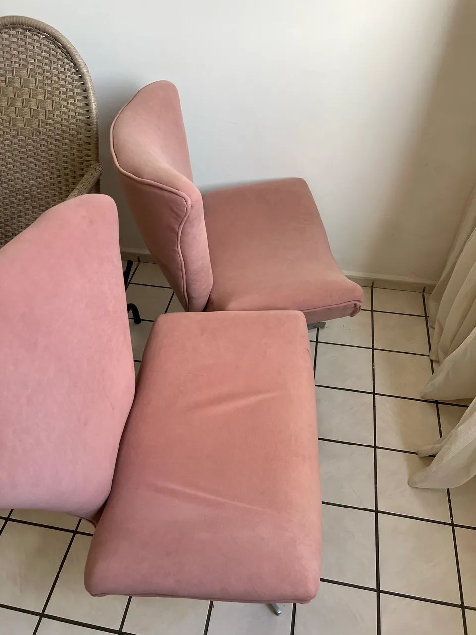 Poltronas 2 com pés de inox  - Foto 5