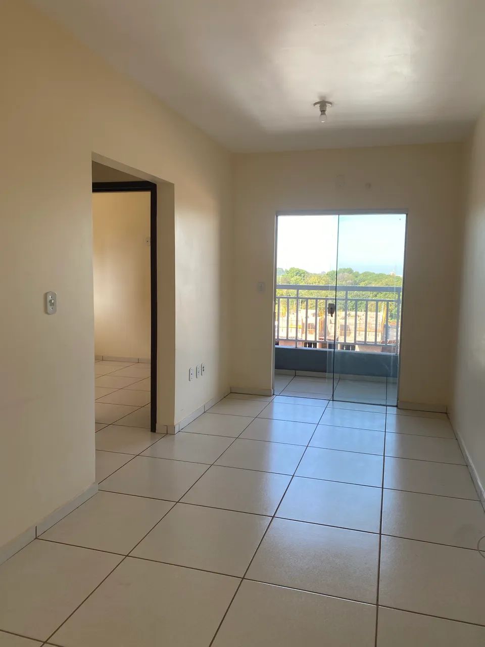 Apartamento c/ Ar Condicionado e Sacada  - Foto 2