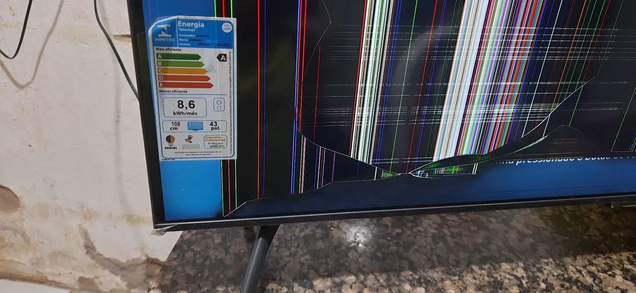 Estou vendendo uma televisão 43 polegadas Samsung com problema no display - Foto 2