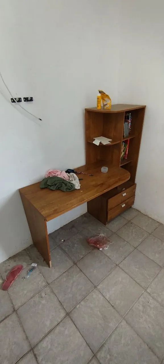 Escrivaninha/estante bem conservada. - Foto 2