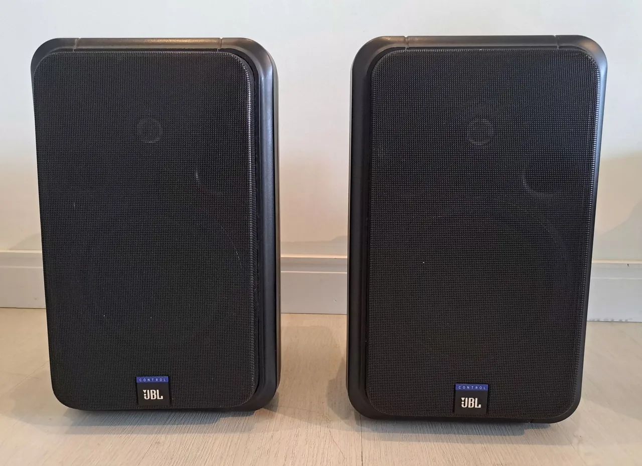 Par de Caixas de Som JBL Control CM62