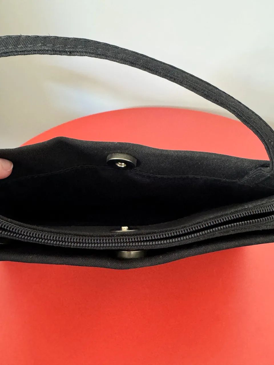 Bolsa preta bordada  - Foto 5