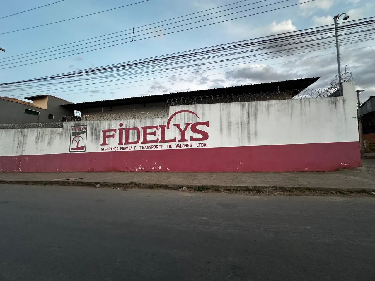 GALPÃO EMPRESARIAL 840m COM DOCA, DEPÓSITOS, 7 SALAS E ÁREA EXTERNA - Foto 3