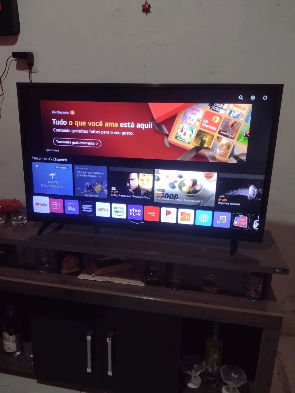 Vendo essa tv smart de 43 polegadas funcionando perfeitamente da LG 