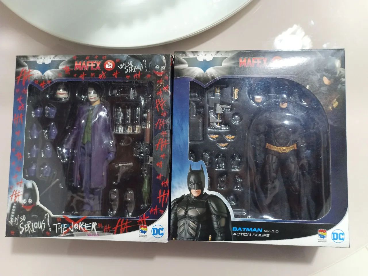 Action Figure Mafex Batman e Coringa. 