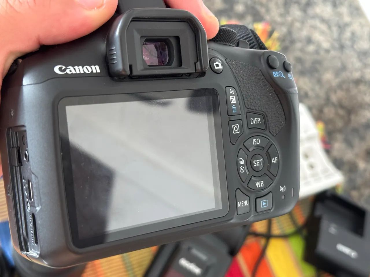 CÂNON T6 kit completo com lente e flash - Foto 3