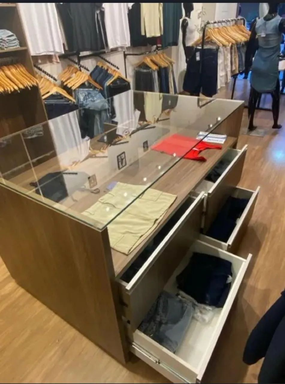 Móveis ideais loja de roupa - Foto 2