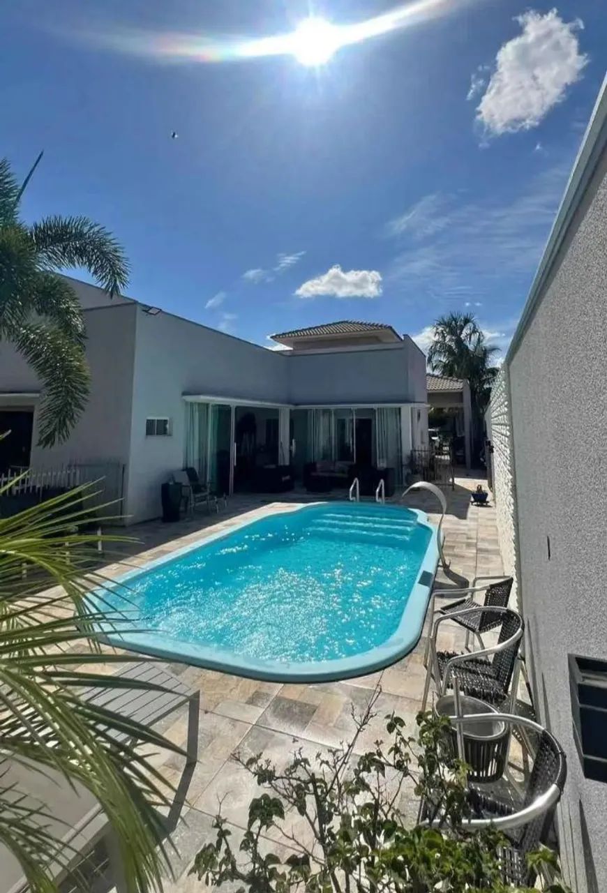 Casa com Piscina - Vendo Urgente!