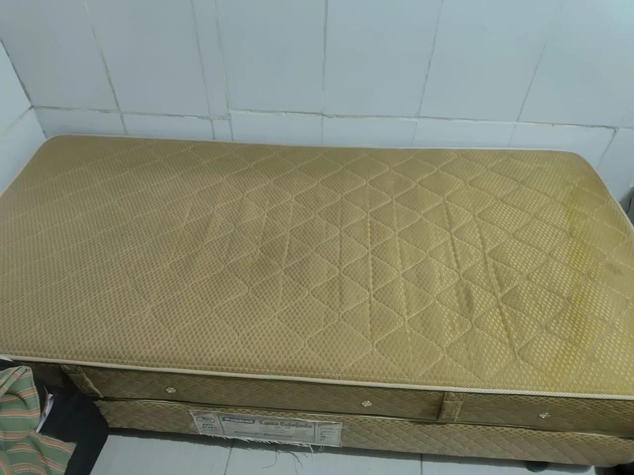 Cama de molas solteiro