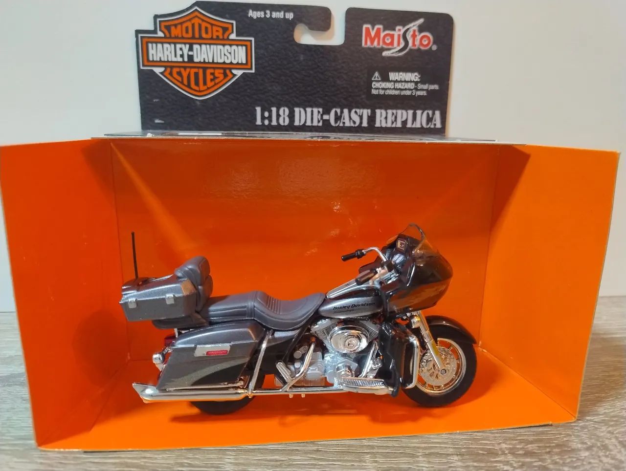 Moto Harley Davidson 1/18 Maisto - Escolha a sua, valor unitário.  - Foto 3