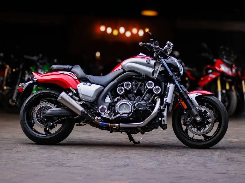 YAMAHA V-MAX 1700