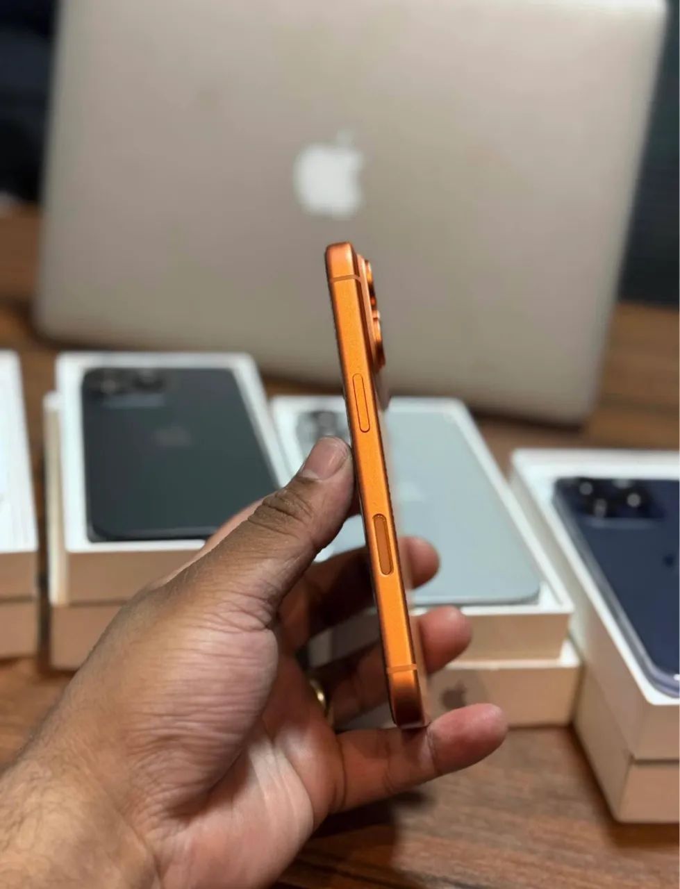 iPhone 14 Pro na carcaça do 17 pro  - Foto 2