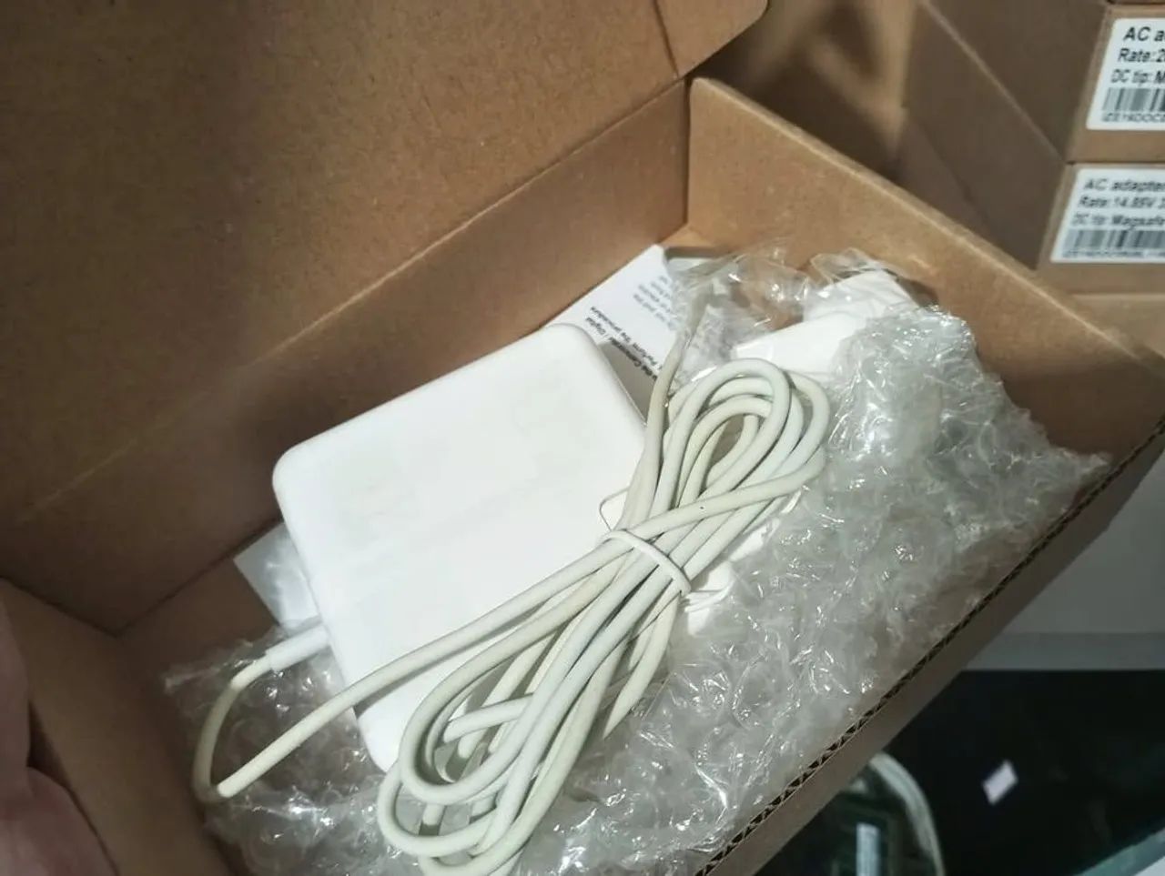 CARREGADOR COMPATÍVEL PARA MACBOOK APPLE  A1424 / A1435 - Foto 5