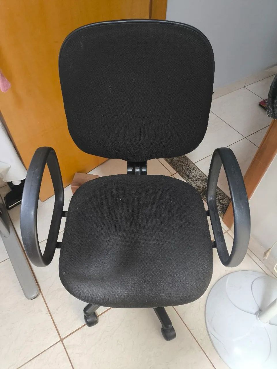 Cadeira e mesa para escritório 