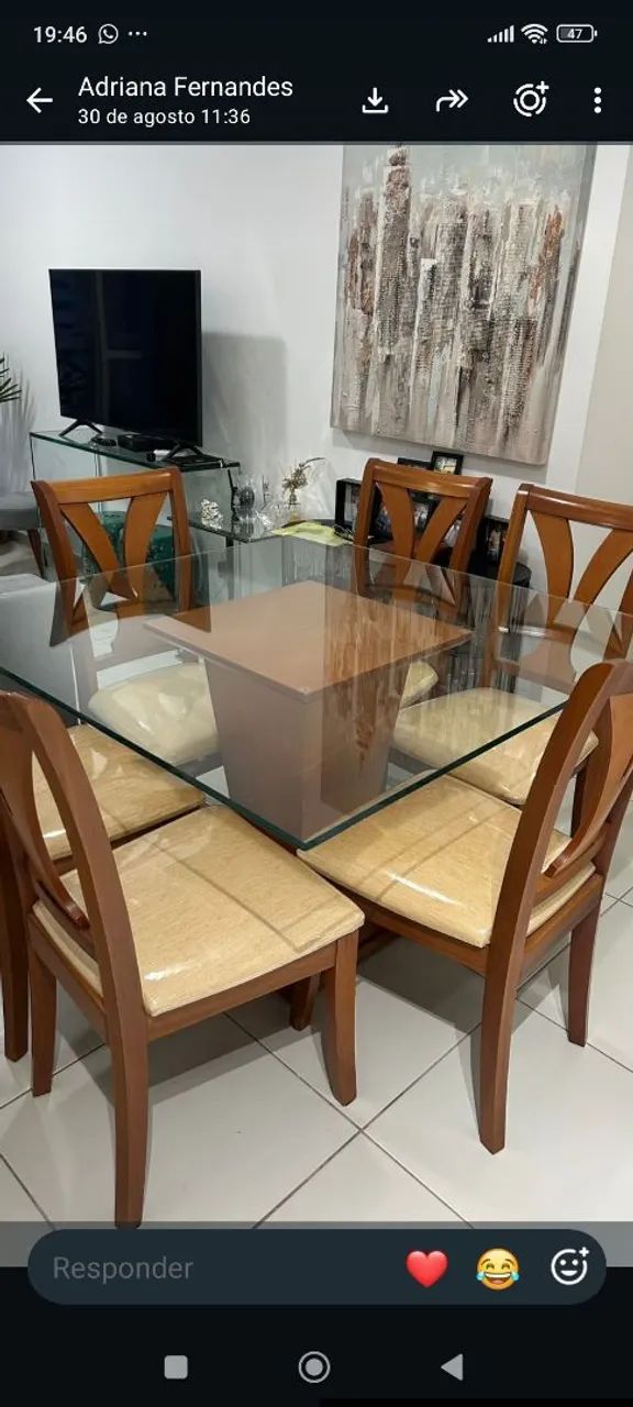 Vende uma mesa de vidro com seis cadeiras