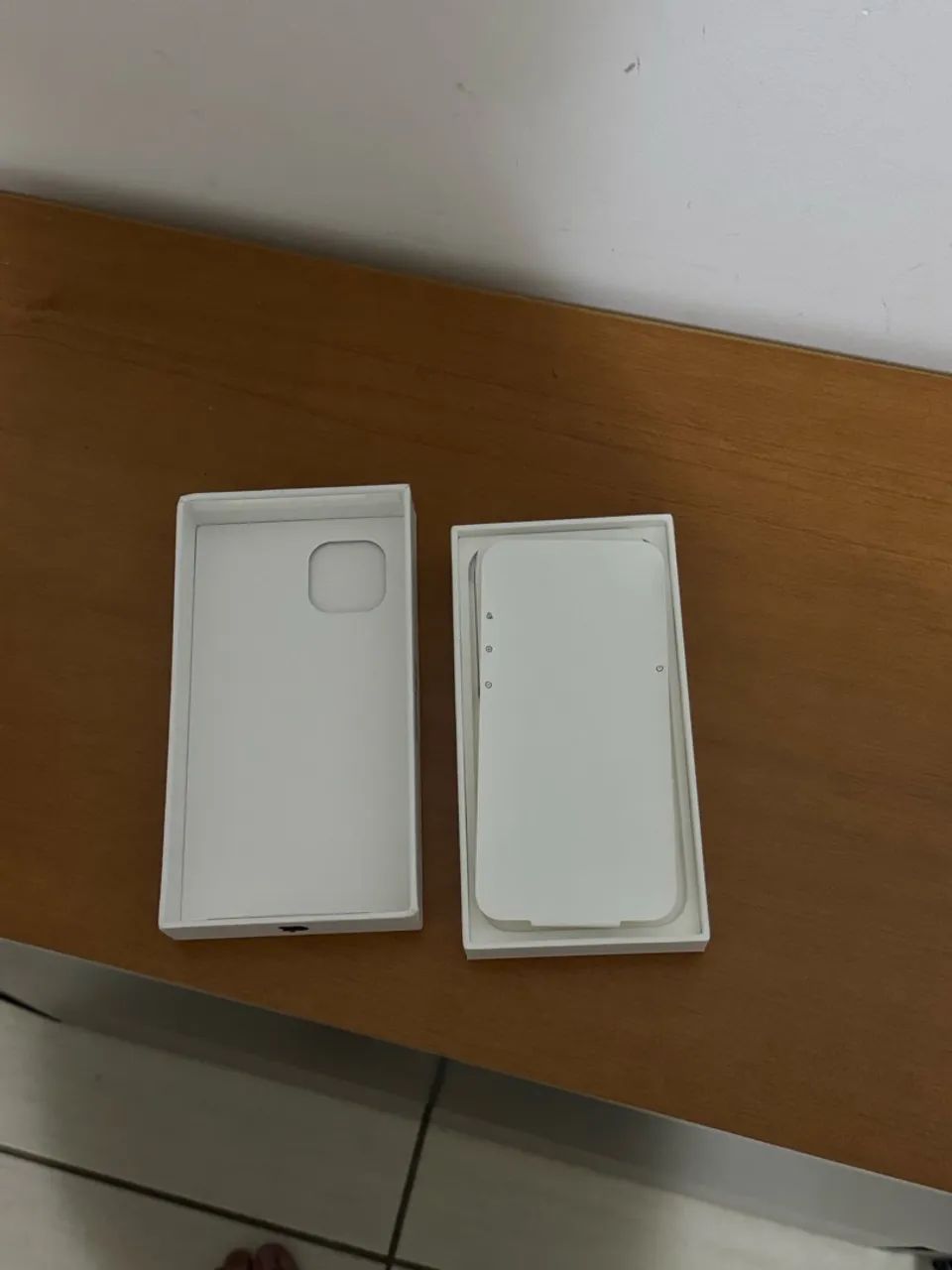 Caixa de Iphone 13 preto - Foto 4