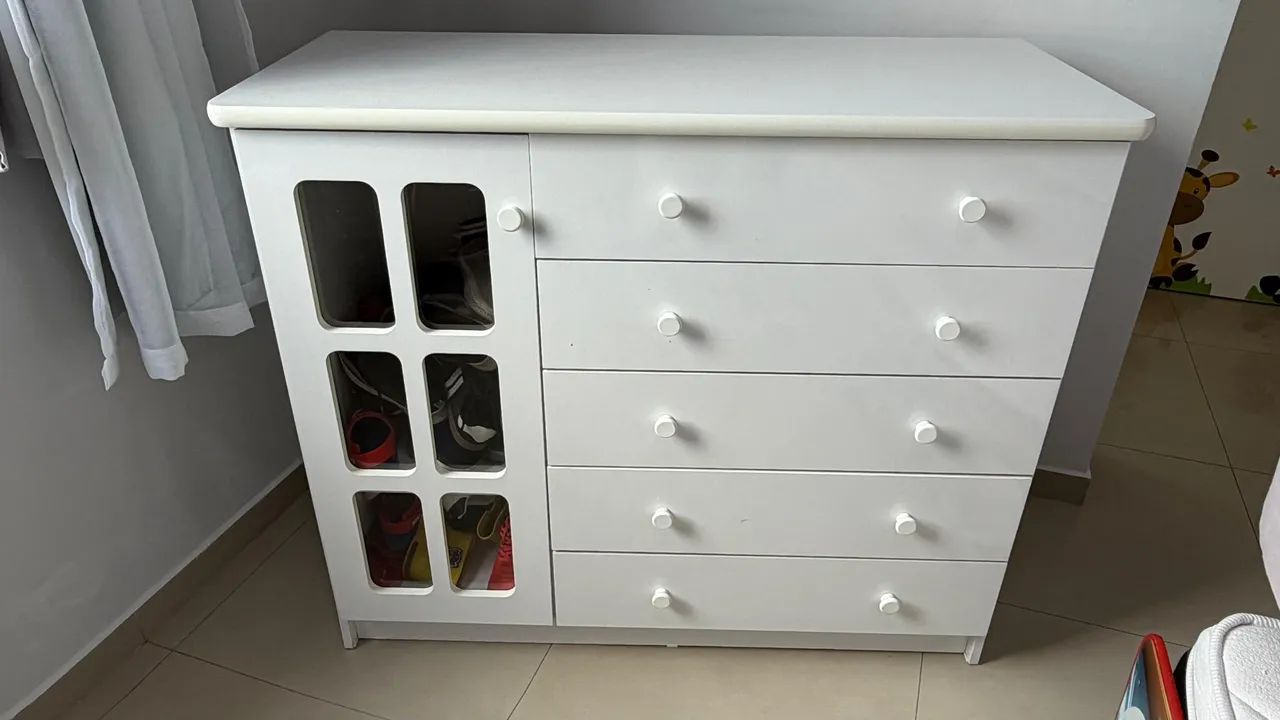 Cômoda e cama infantil 
