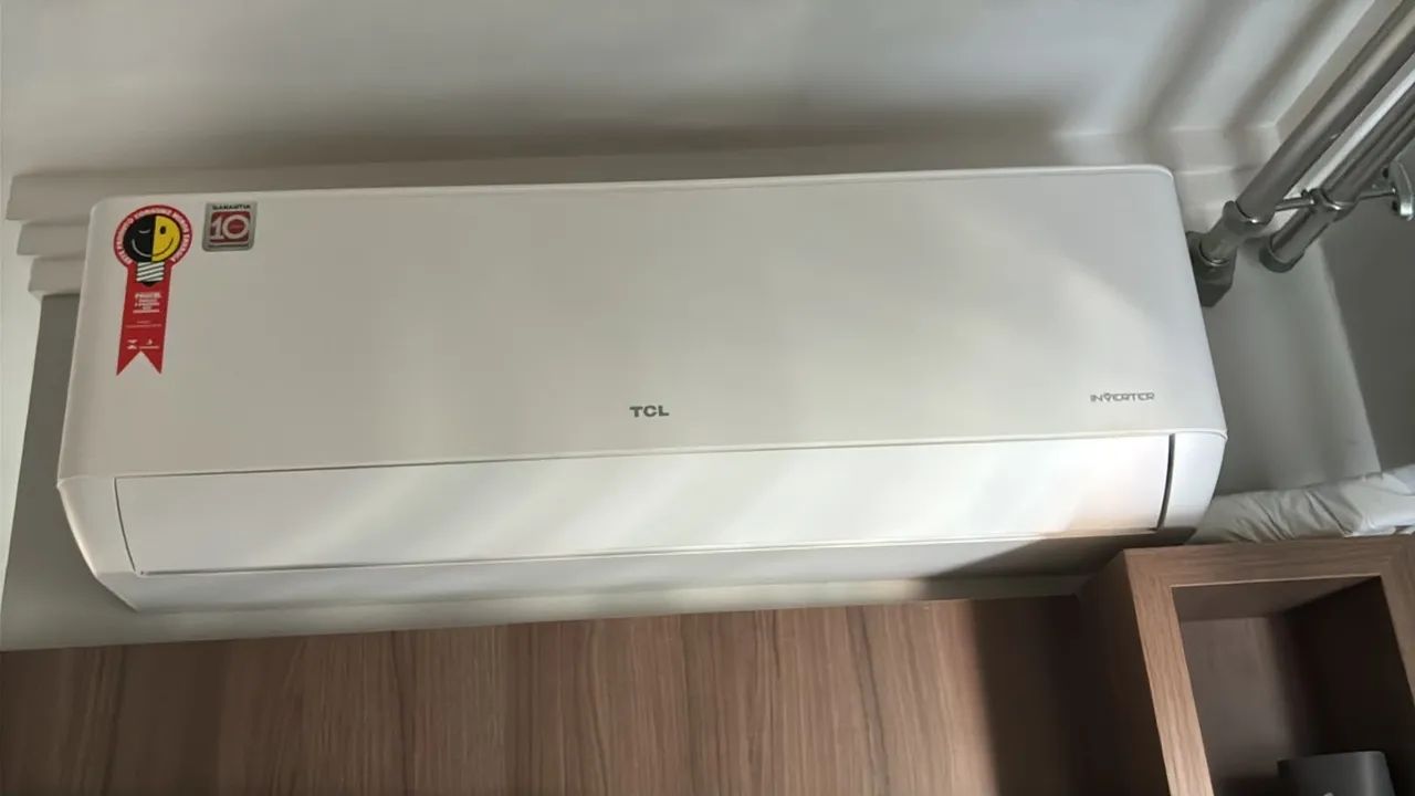 Ar condicionado TCL 18000 btus Quente/Frio 220v