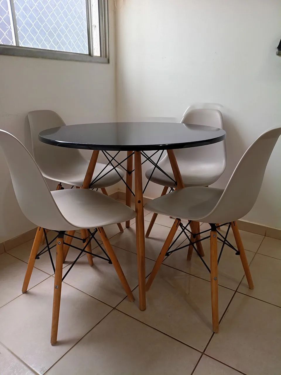 Mesa 4 lugares com cadeiras - Foto 2