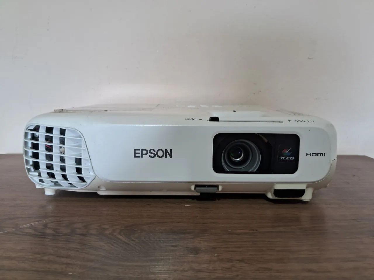 Projetor   Epson   X24 