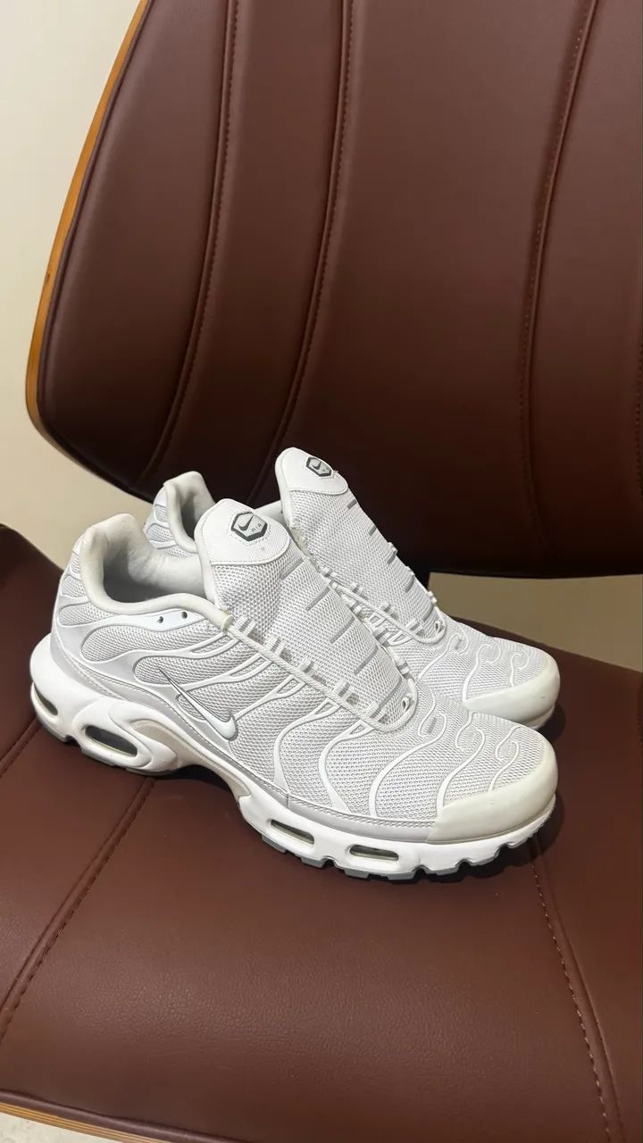 Tênis Nike Air Max Plus TN 'Triple White' N 42?
