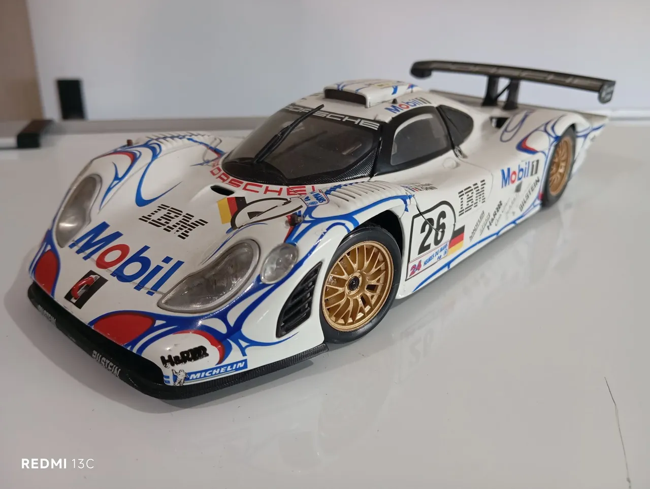 Porsche 911 GT1 1/18 Maisto - Le Mans Winner 1998 - Antiguidades