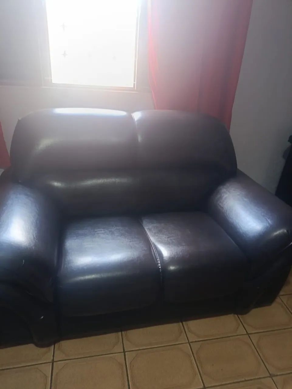 Conjunto de sofá no courino
