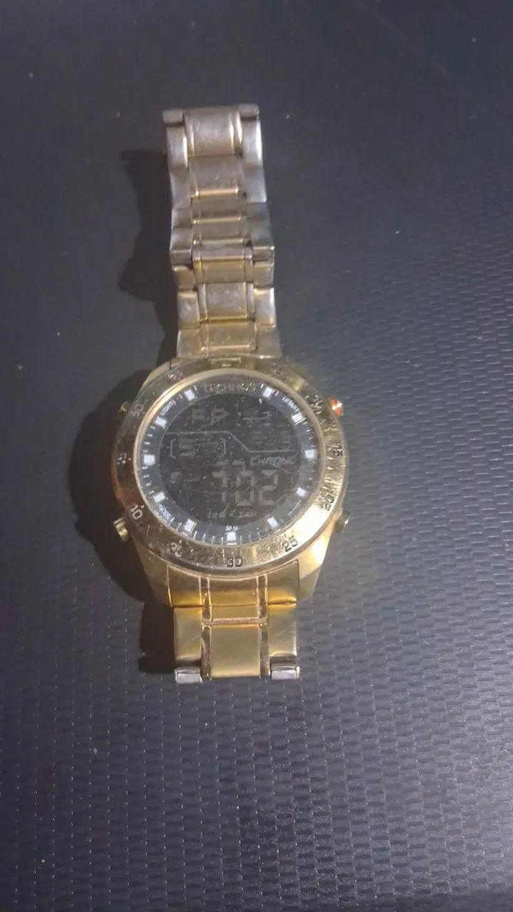 Vendo um relógio de pulso valor 250