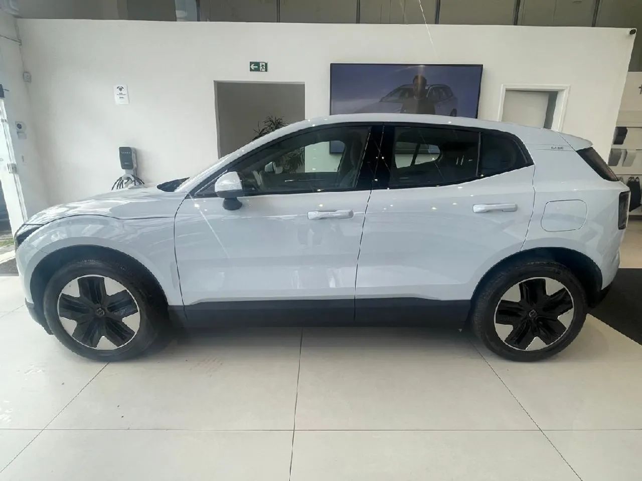 Volvo EX30 E60 Core (elétrico) 2024 - Foto 4