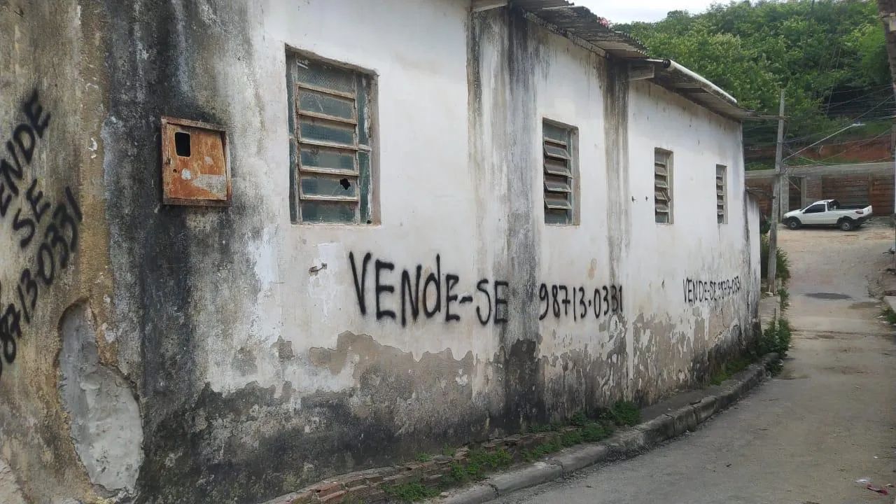 Terreno 120m² com Construção - Ótimo p/ Investimento ou Reforma  - Foto 2