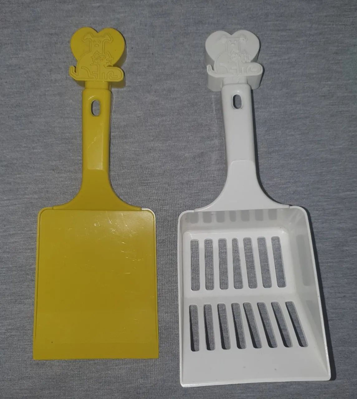 Comedouro plástico 550ml + 2 pás higiênicas para gatos - Foto 3