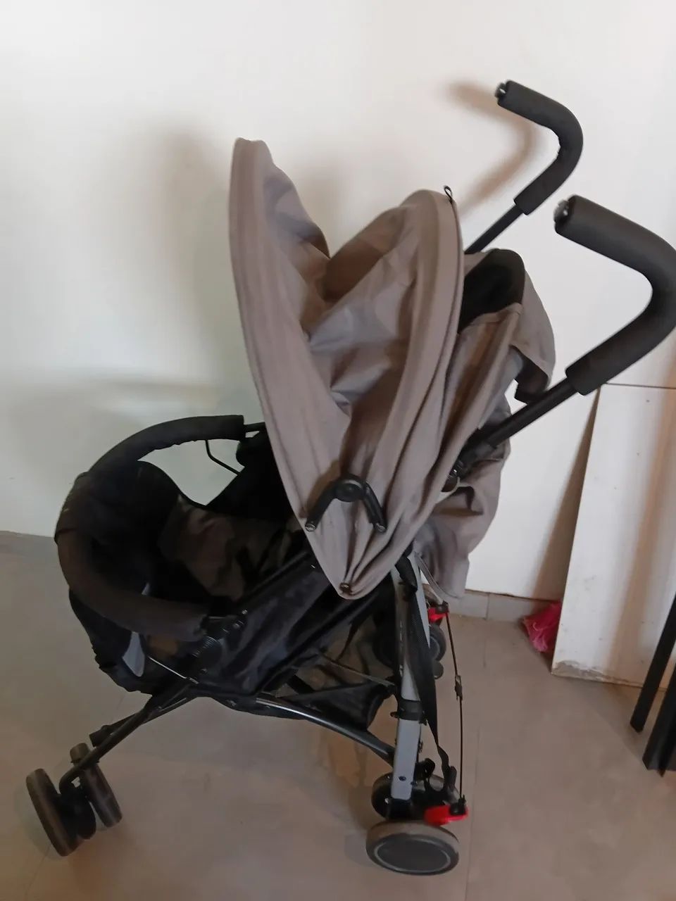 Vendo carinho de bebê para passeio