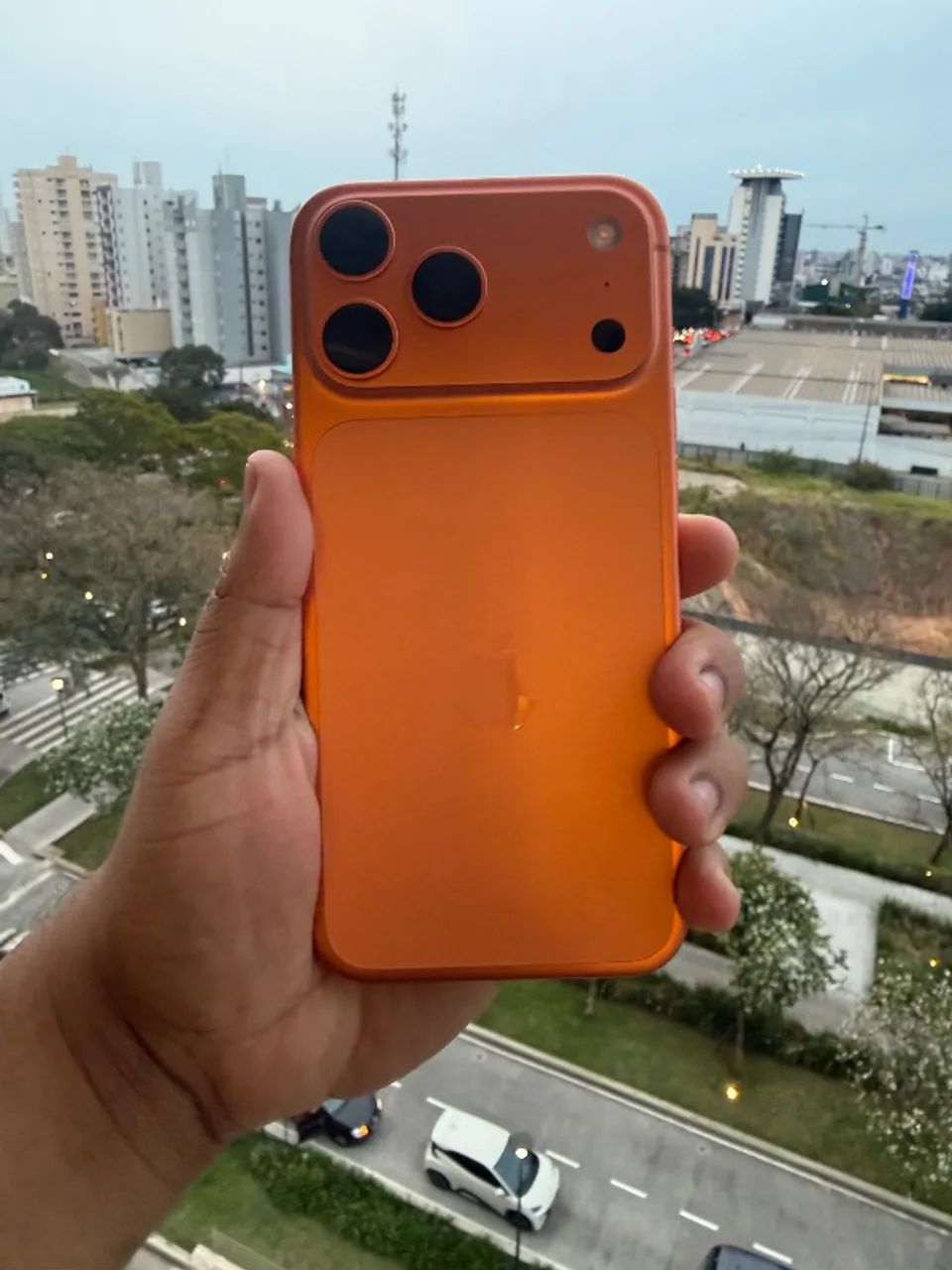 NOVIDADE DE 17 PRO MAX LARANJA ( GARANTIA APPLE ) USADO - Foto 3