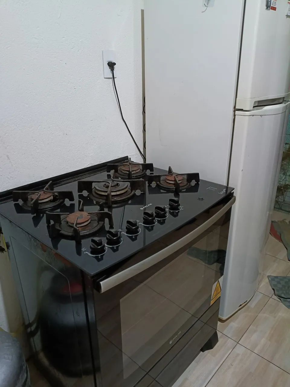 VENDO GELADEIRA E FOGÃO 