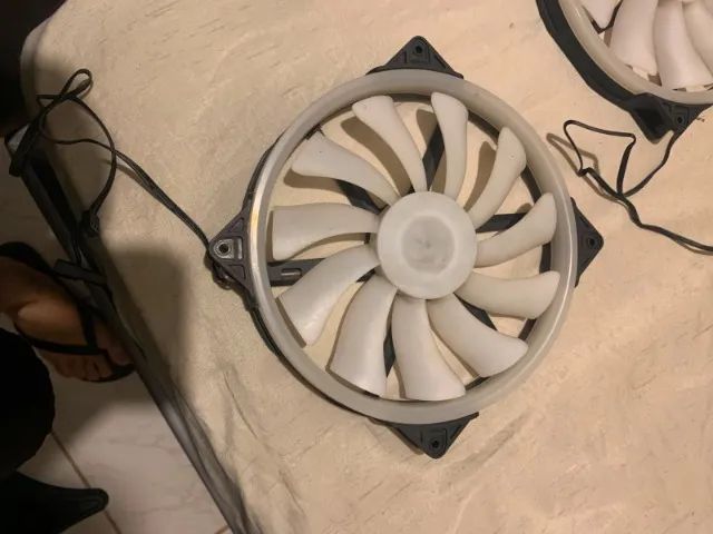 Kit 2 Fans 200mm RGB para PC - Funcionando Perfeitamente - Foto 2